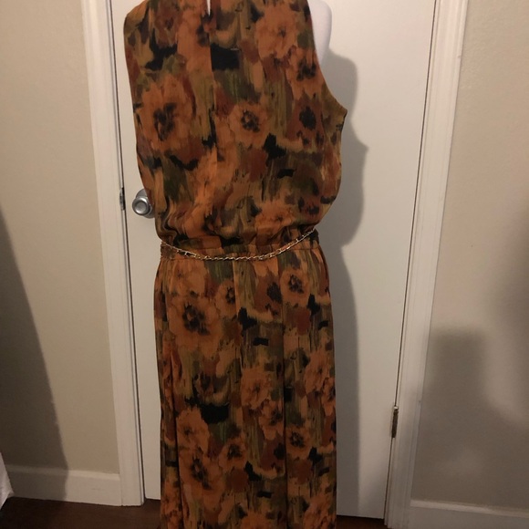 High low sleeveless rust, tan, black muted print dress, with chain belt - Picture 2 of 5